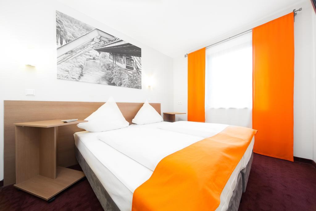 Mcdreams Hotel Wuppertal City Extérieur photo